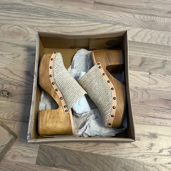 Free People Claudia Crochet Clog in Natural Beige with Wood Heel Size 38 - Picture 2 of 7